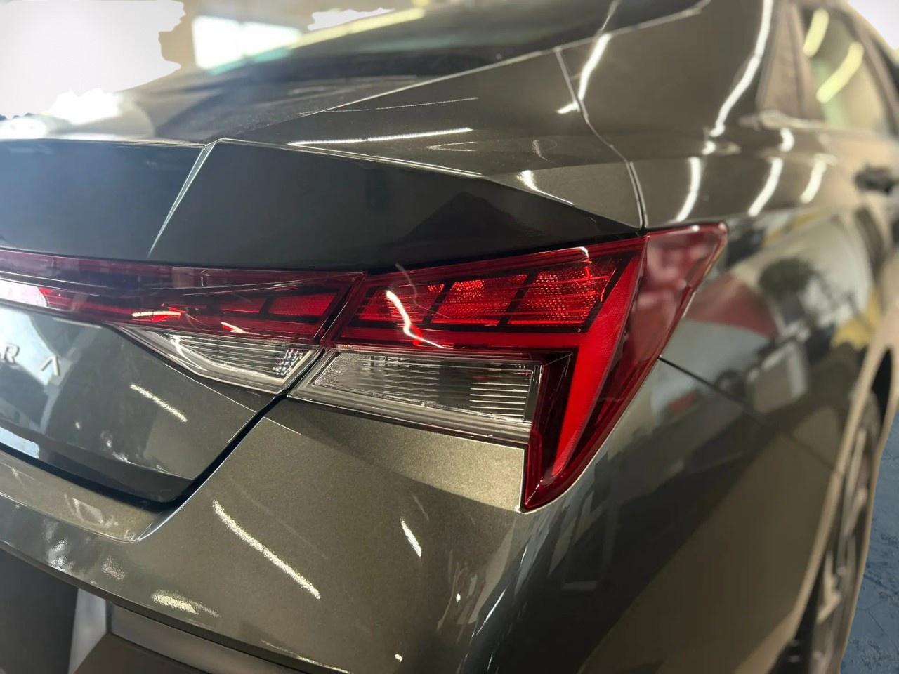 2025 Hyundai Elantra SEL Photo