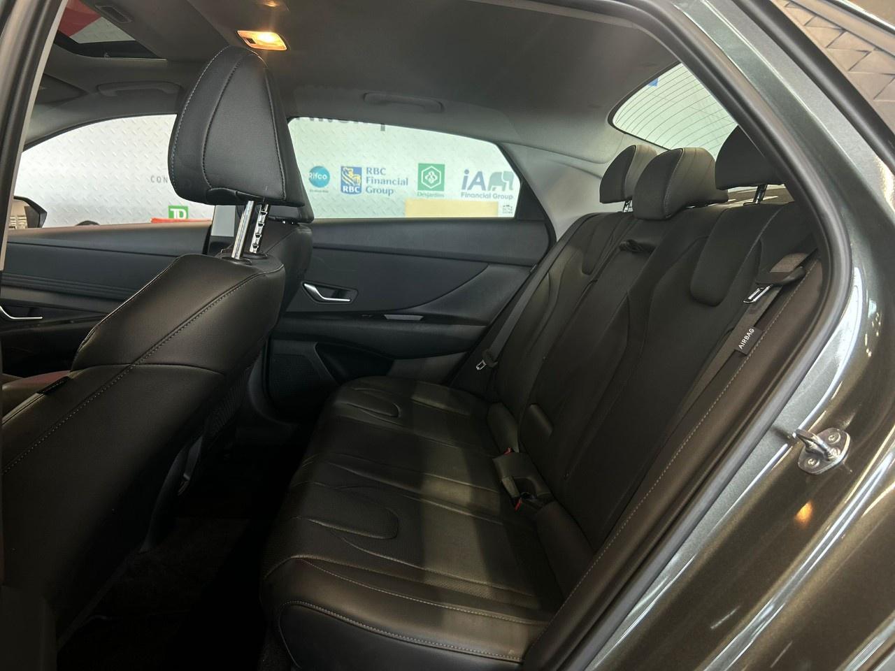 2025 Hyundai Elantra SEL Photo