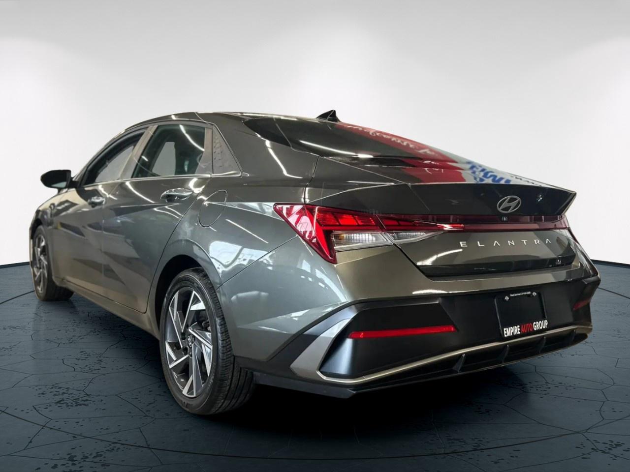 2025 Hyundai Elantra SEL Photo
