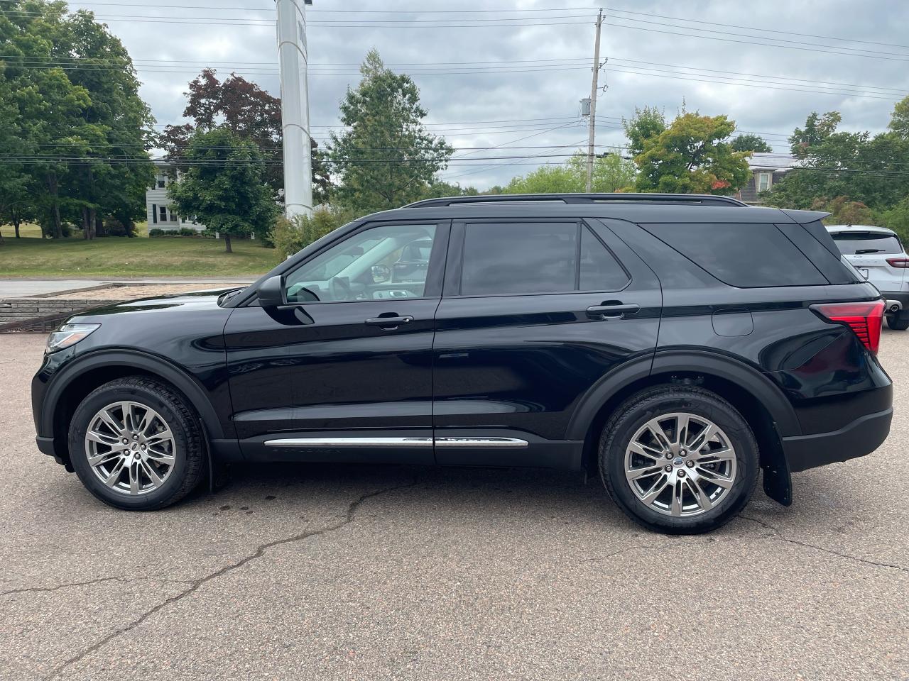 2025 Ford Explorer Active Photo5