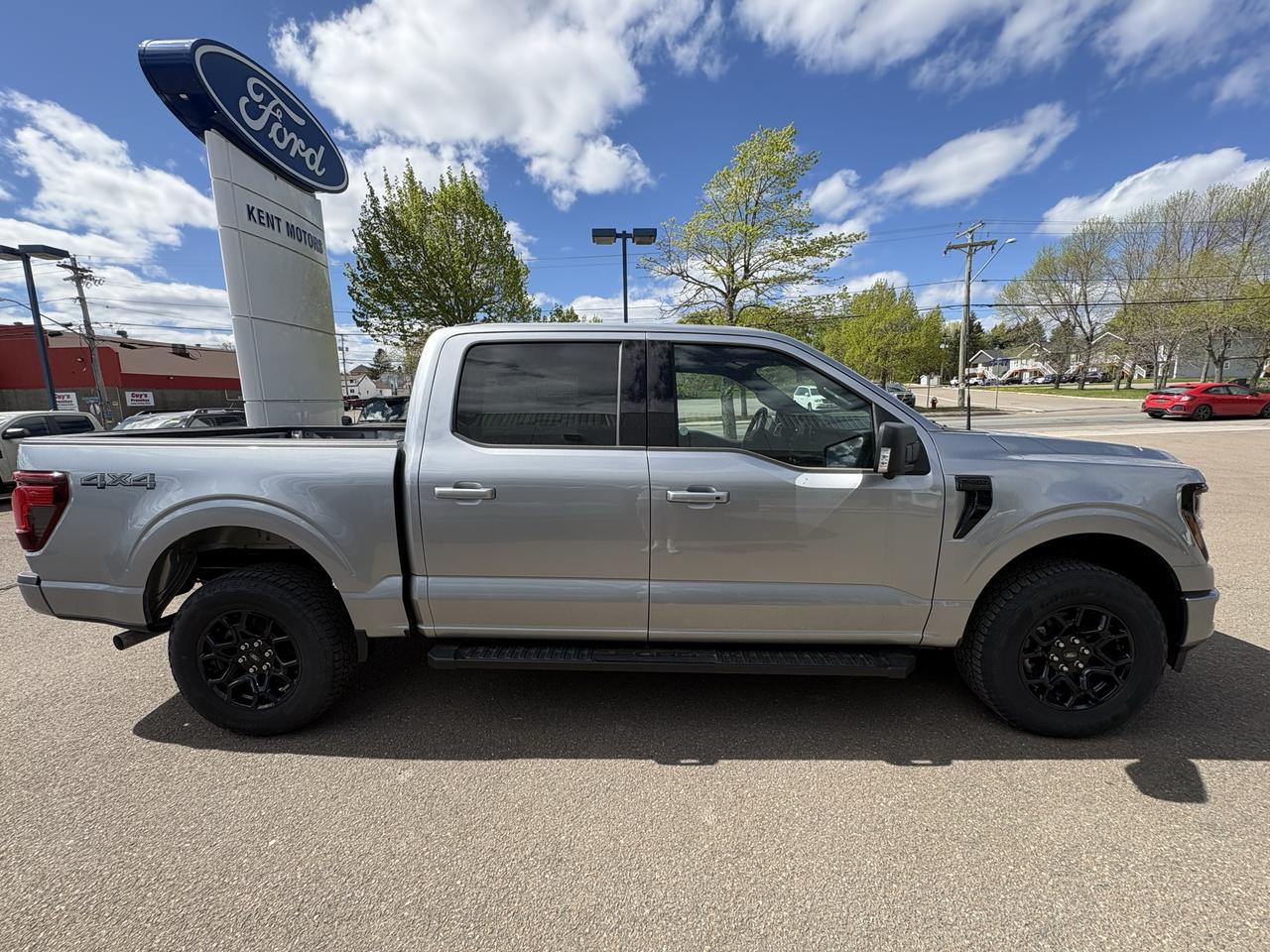 2025 Ford F-150 XLT Photo3