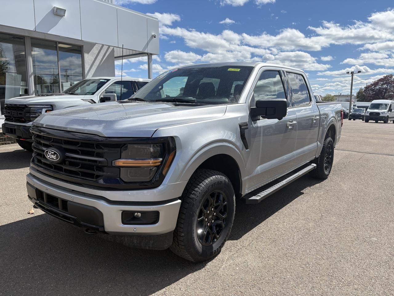 2025 Ford F-150 XLT Photo0