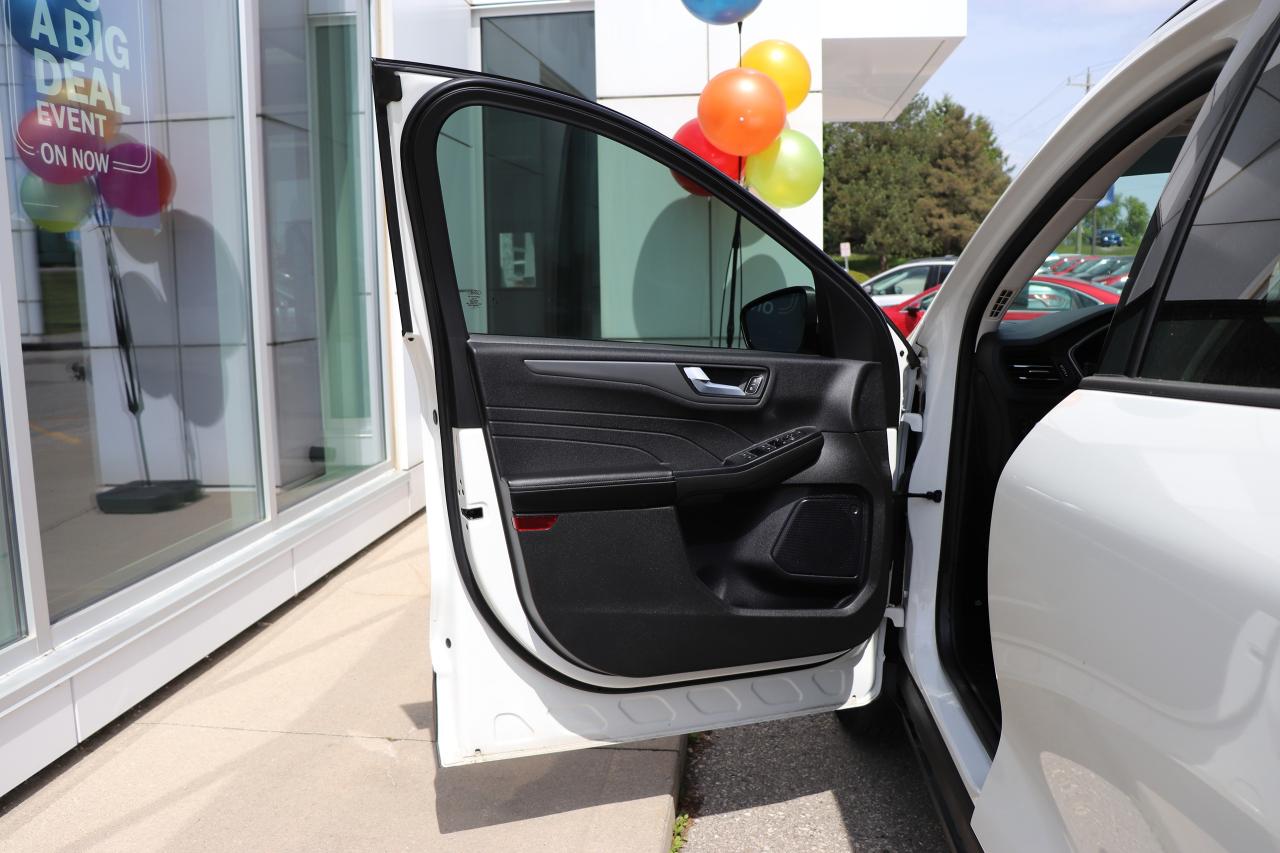 2024 Ford Escape PHEV FWD Photo5