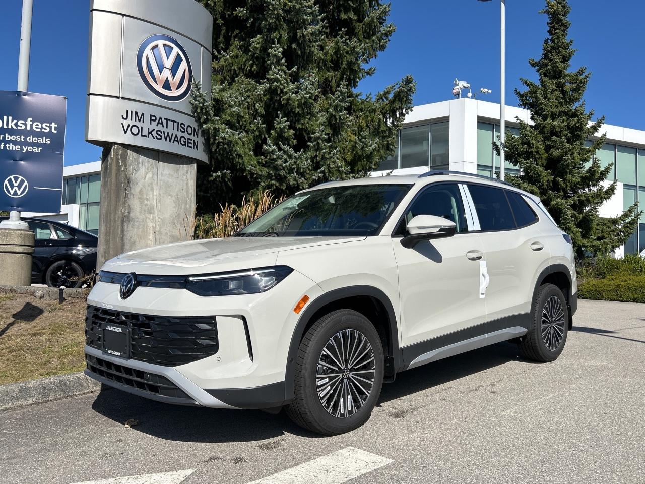 New 2025 Volkswagen Tiguan COMFORTLINE 4Motion for sale in Surrey, BC