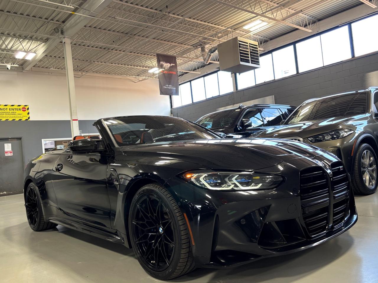 2022 BMW M4 Competition M xDrive Cabriolet|CARBON|ORANGESEATS| - Photo #2