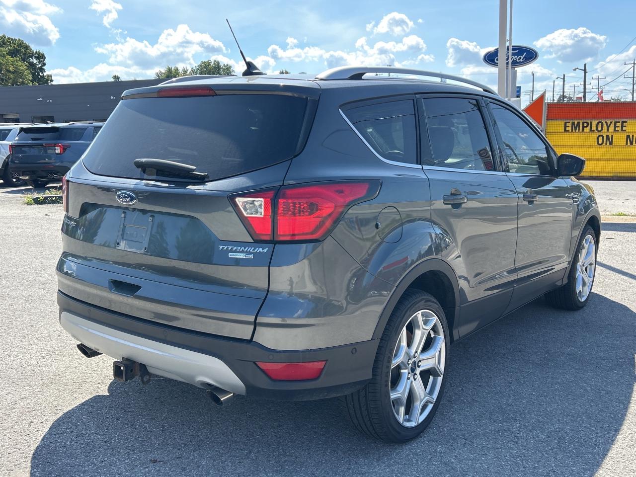 2019 Ford Escape Titanium 4WD Photo4