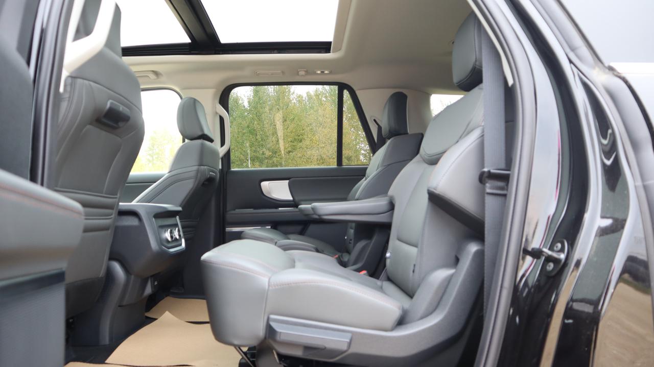 2025 Ford Expedition Active Max Photo5