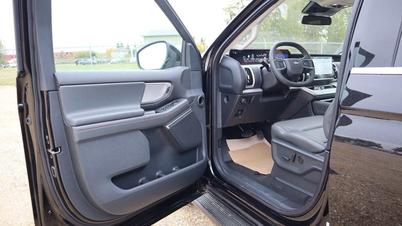 2025 Ford Expedition Active Max Photo5