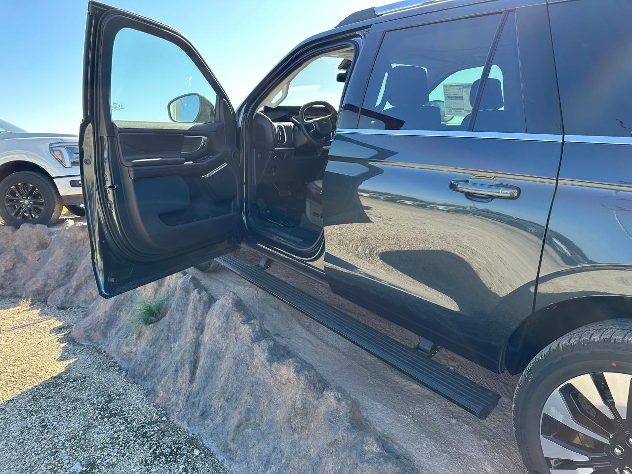 2025 Ford Expedition PLATINUM MAX 4x4 600A Photo5