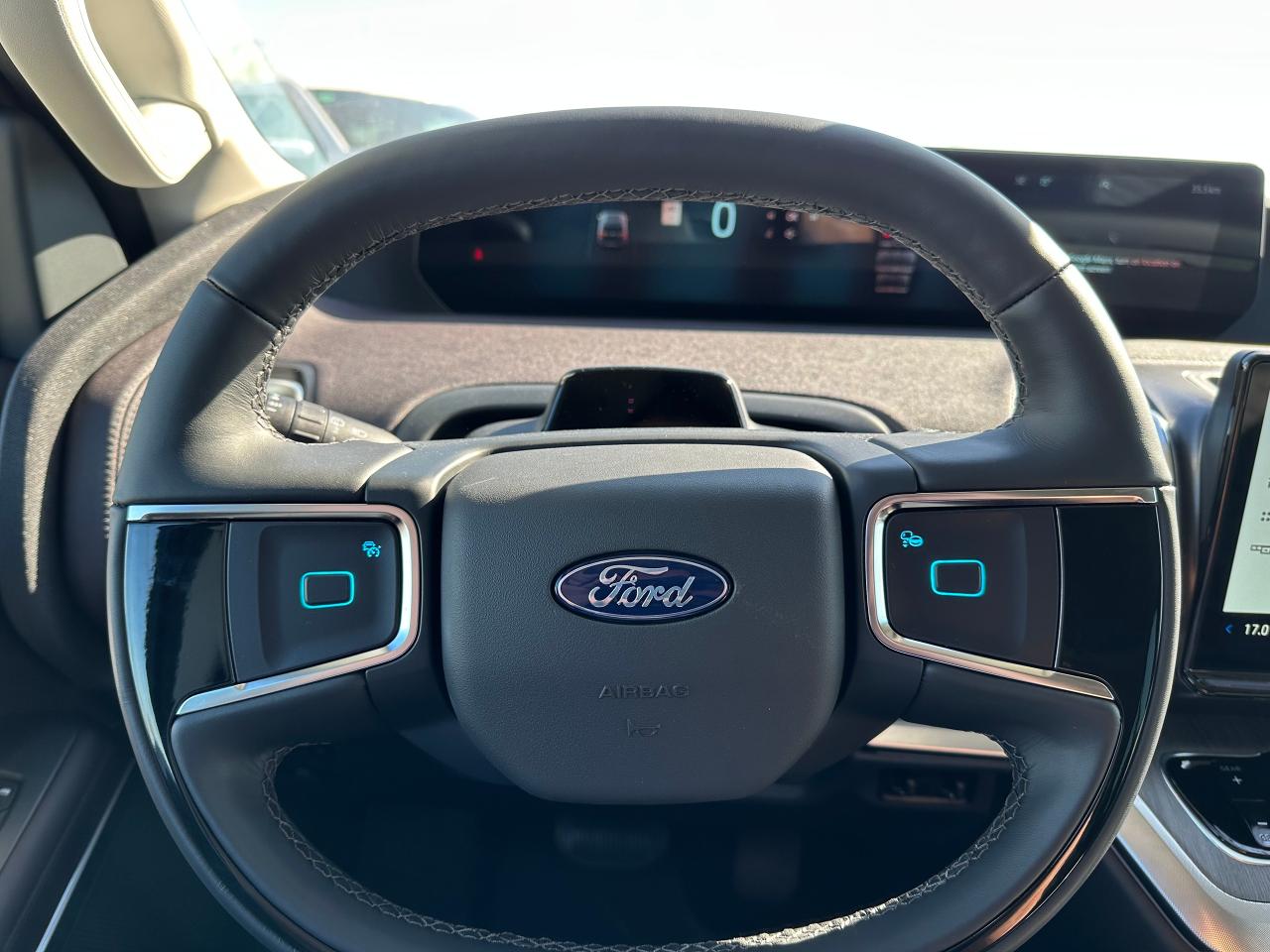 2025 Ford Expedition PLATINUM MAX 4x4 600A Photo5