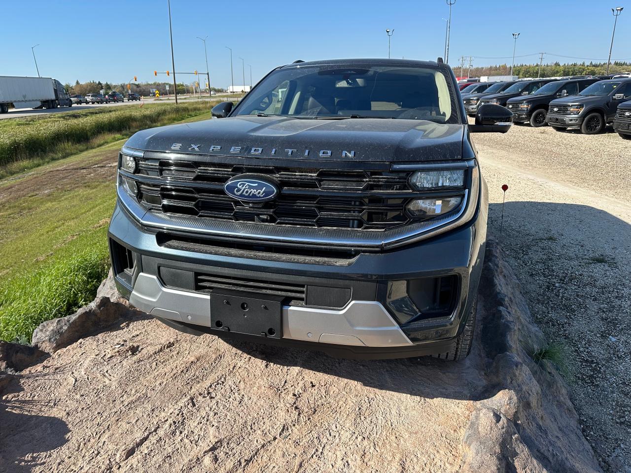 2025 Ford Expedition PLATINUM MAX 4x4 600A Photo5