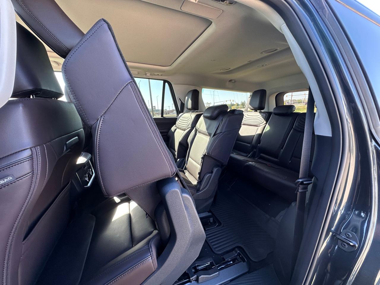 2025 Ford Expedition PLATINUM MAX 4x4 600A Photo5