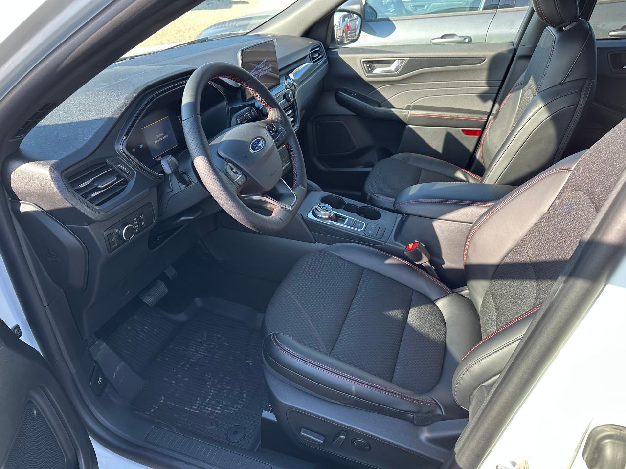 2025 Ford Escape ST-LINE AWD 300A Photo5