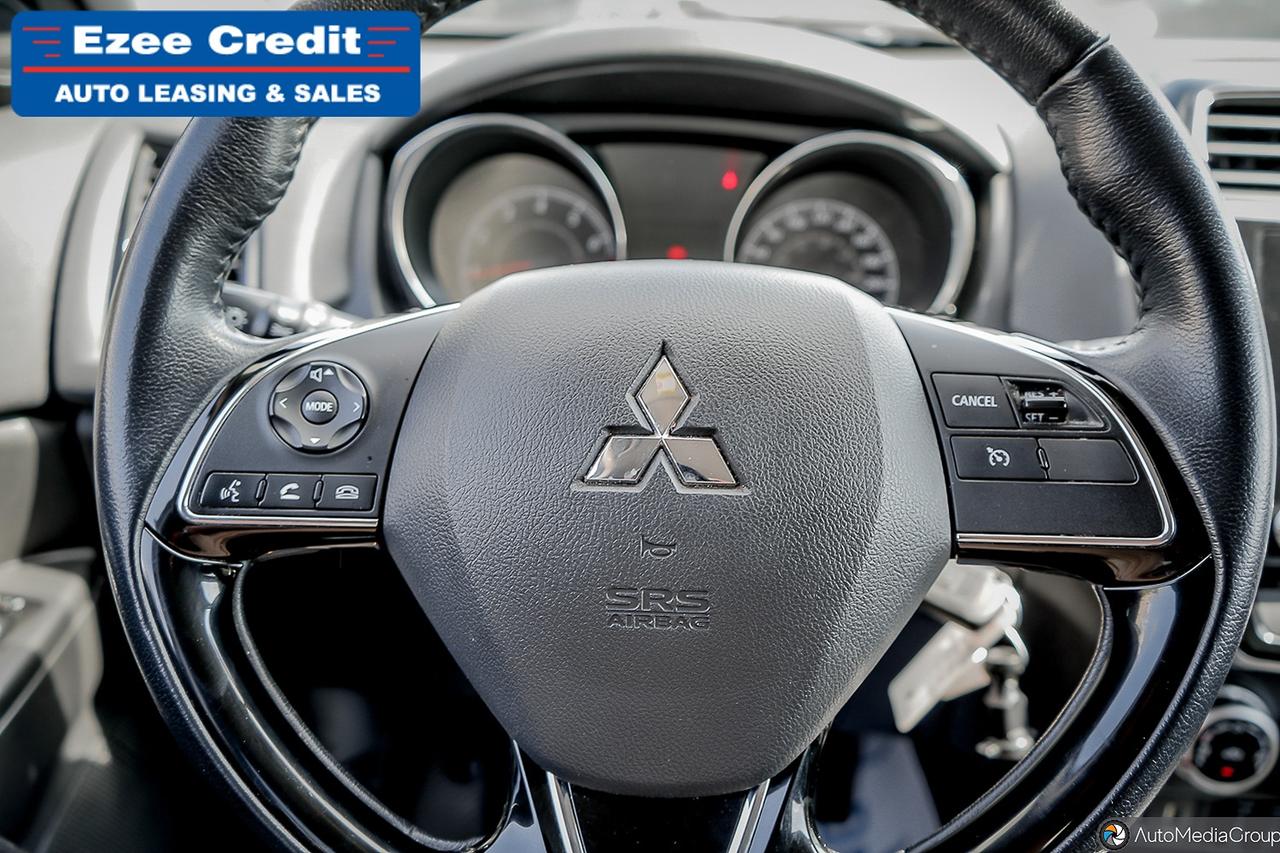 2022 Mitsubishi RVR SE Photo