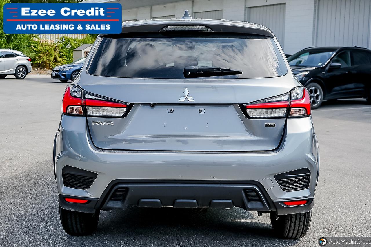 2022 Mitsubishi RVR SE Photo