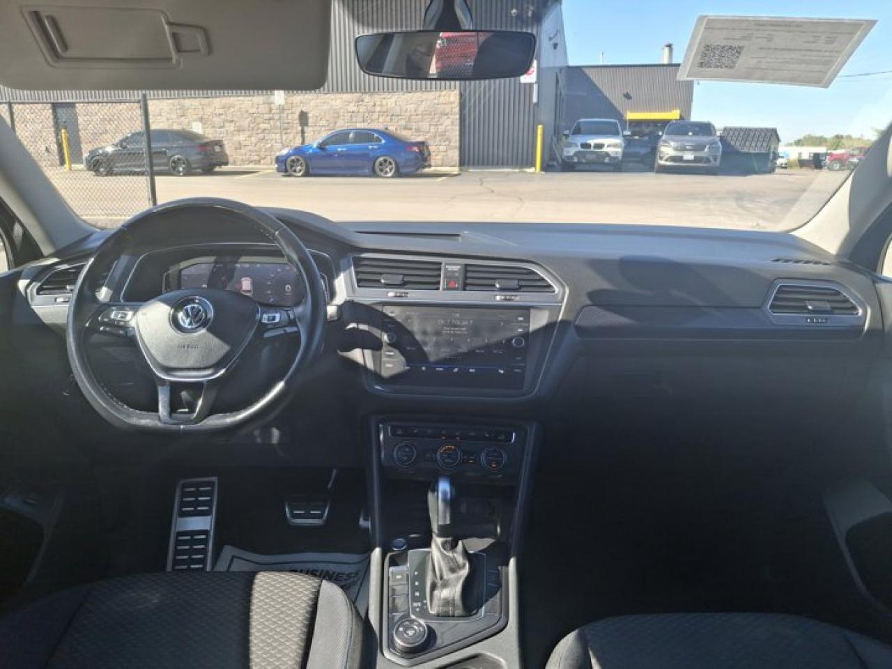 2021 Volkswagen Tiguan United 4Motion | Pano Roof | Digital Cockpit | Heated Seats | Navi | Reverse Cam | Carplay & More ! Photo