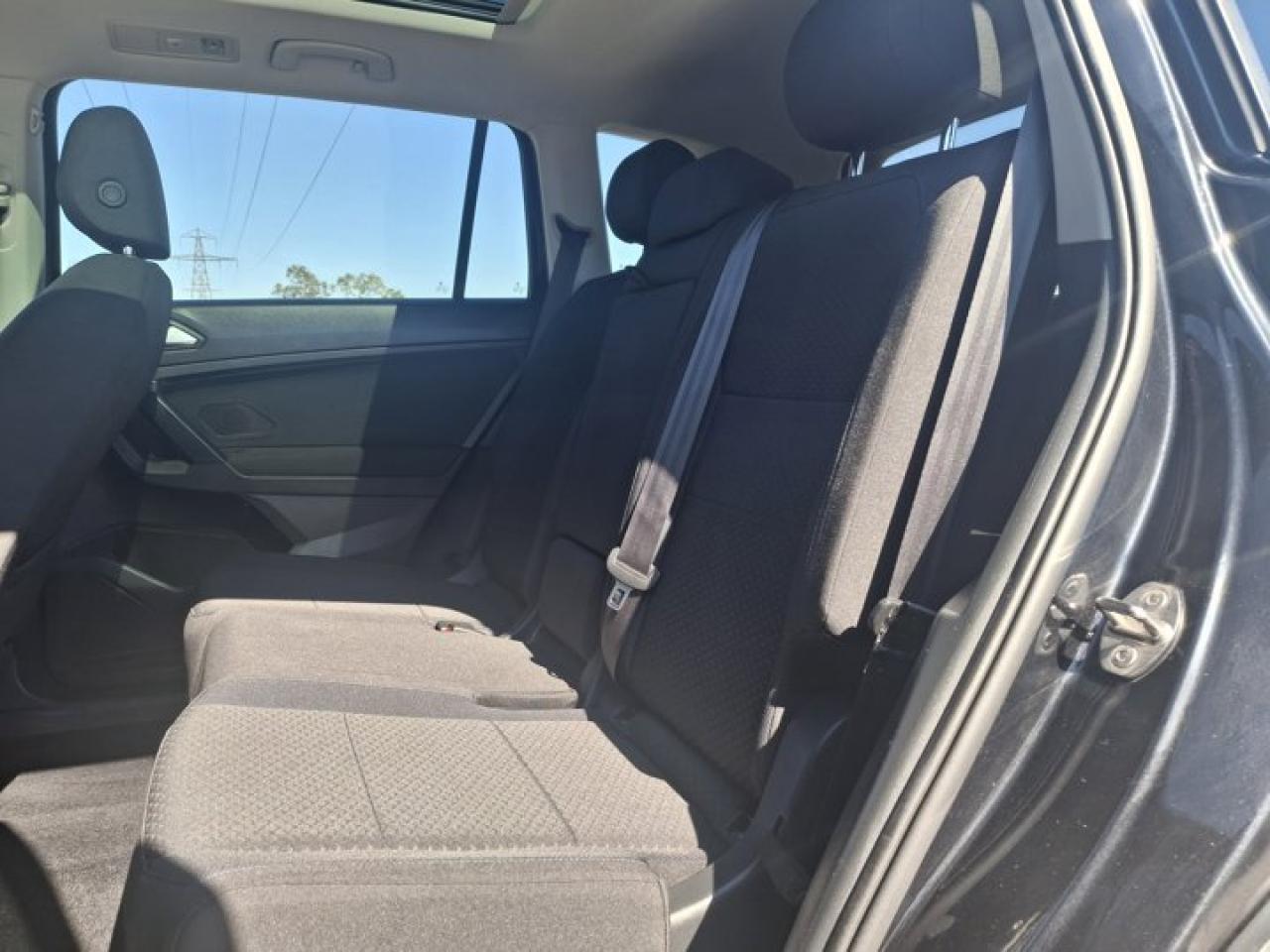 2021 Volkswagen Tiguan United 4Motion | Pano Roof | Digital Cockpit | Heated Seats | Navi | Reverse Cam | Carplay & More ! Photo