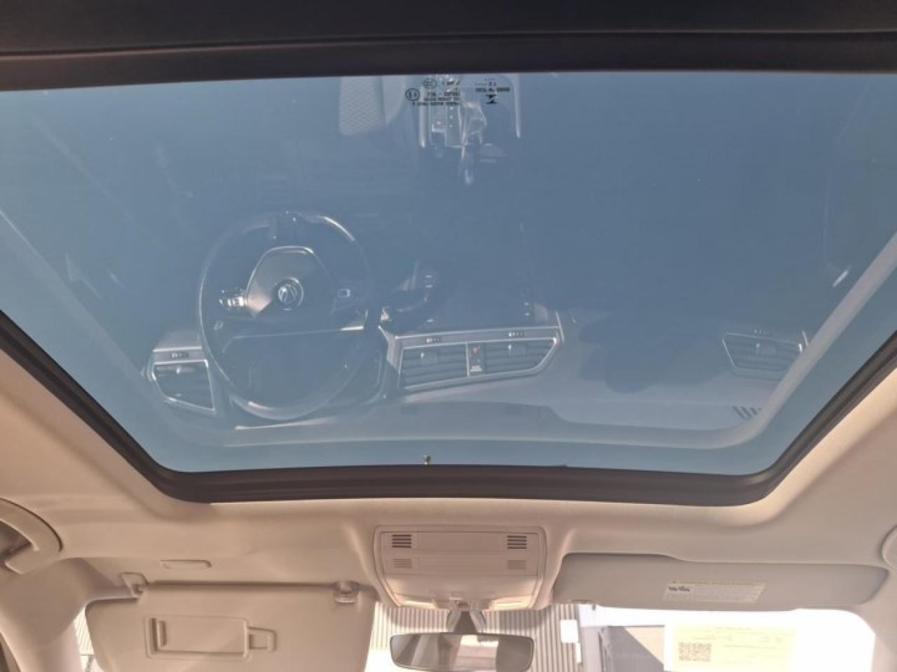 2021 Volkswagen Tiguan United 4Motion | Pano Roof | Digital Cockpit | Heated Seats | Navi | Reverse Cam | Carplay & More ! Photo