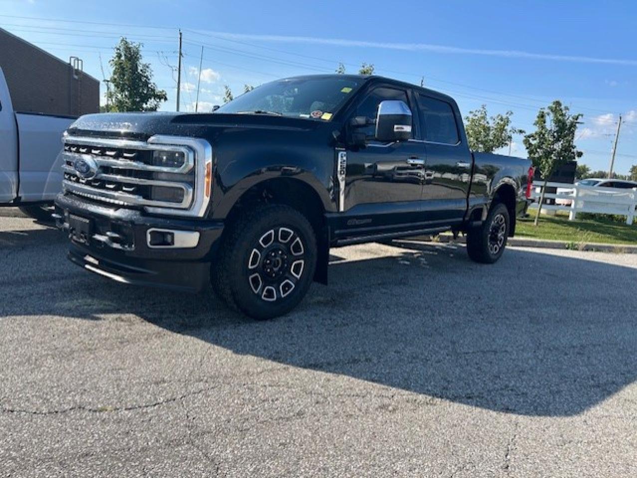 Used 2023 Ford F-250 Super Duty SRW PLATINUM 4WD CREW CAB 6.75' BOX for sale in Watford, ON