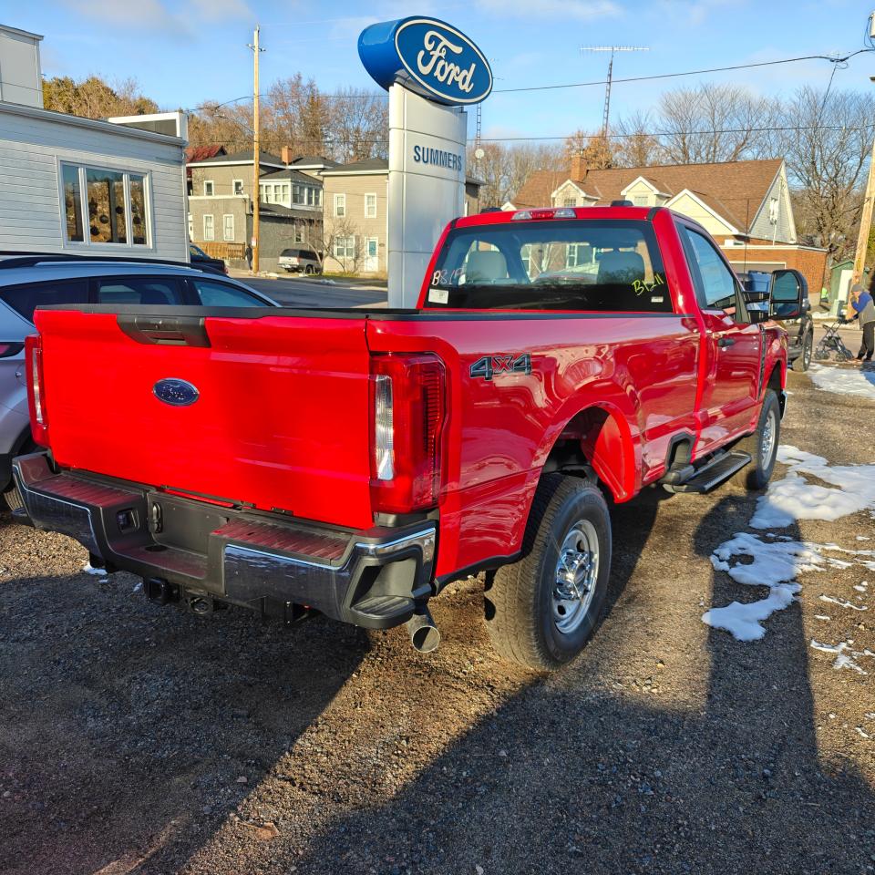 2026 Ford F-250 4X4 REG. CAB XL Photo2