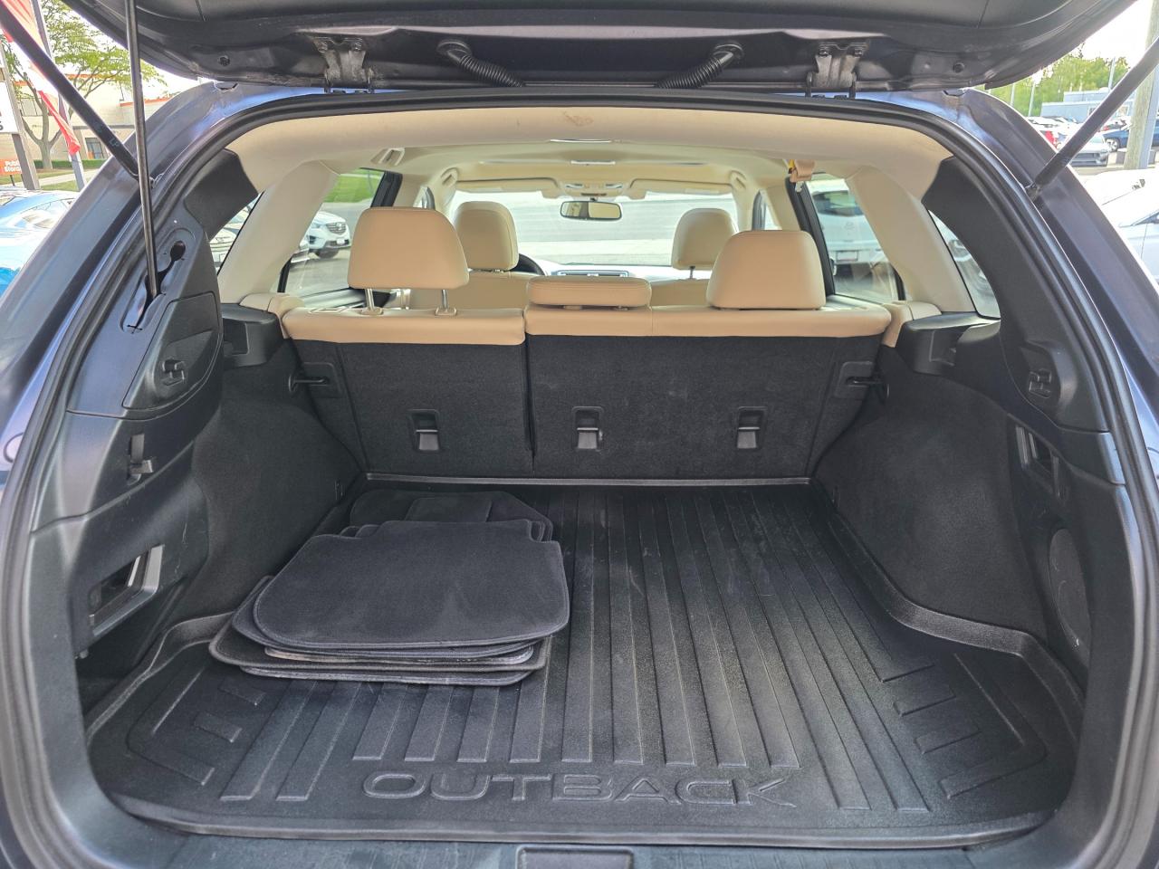 2015 Subaru Outback 2.5i Limited Package Eyesight | Leather | Sunroof | HK Sound | Navi | Heated Seats Photo