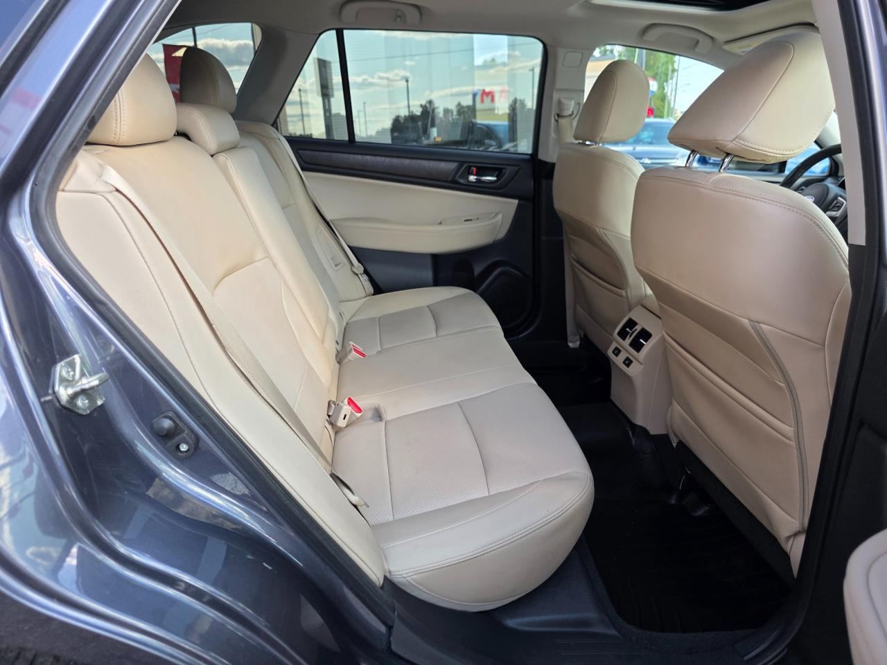 2015 Subaru Outback 2.5i Limited Package Eyesight | Leather | Sunroof | HK Sound | Navi | Heated Seats Photo