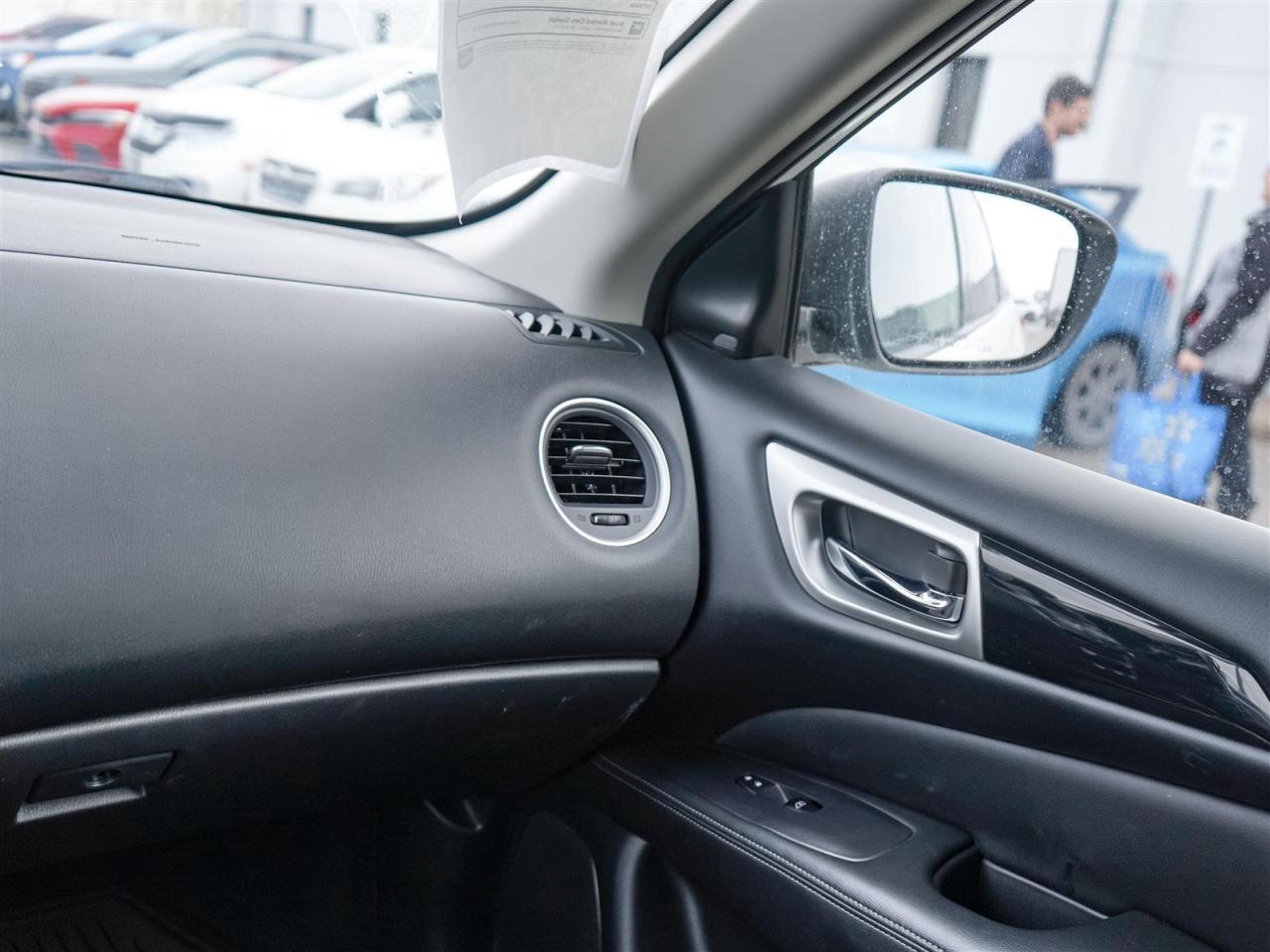 2020 Nissan Pathfinder SV TECH | NAV | 13 SERV REC | NO ACCIDENTS Photo