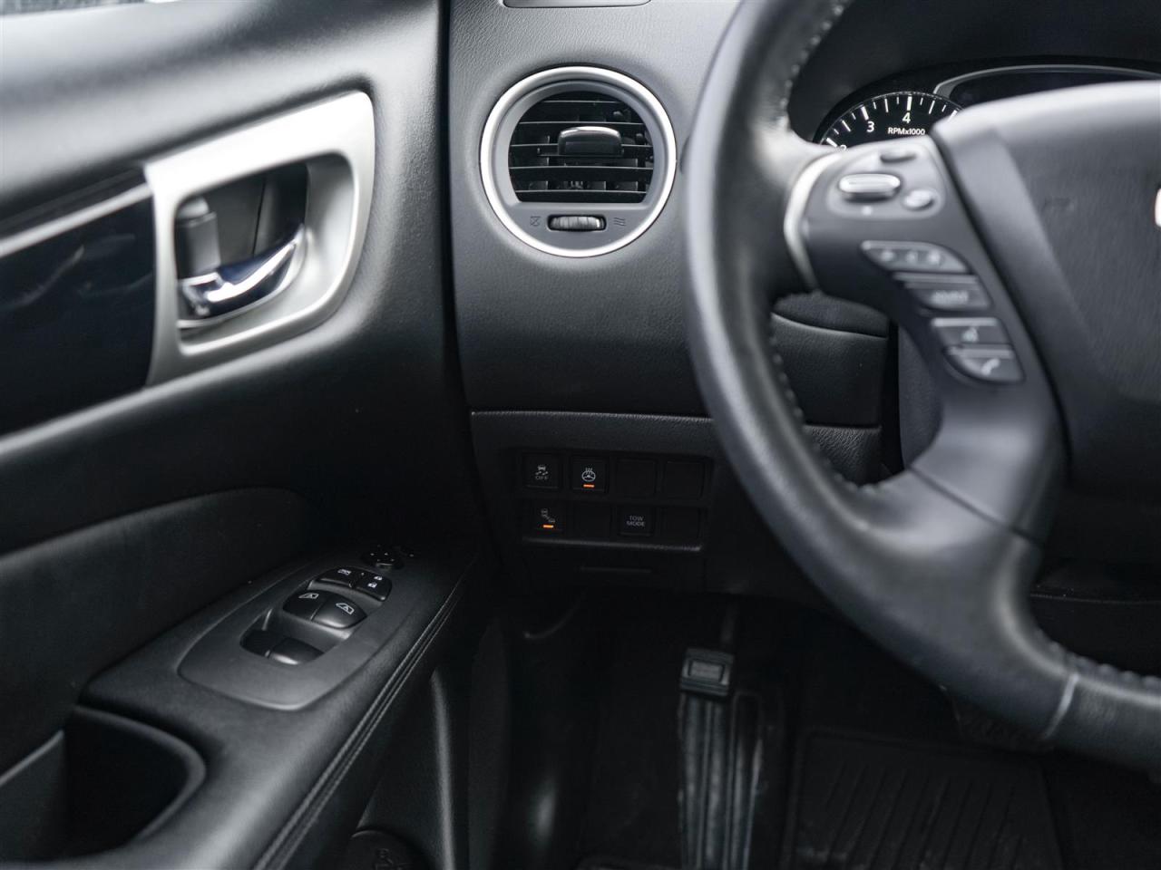 2020 Nissan Pathfinder SV TECH | NAV | 13 SERV REC | NO ACCIDENTS Photo