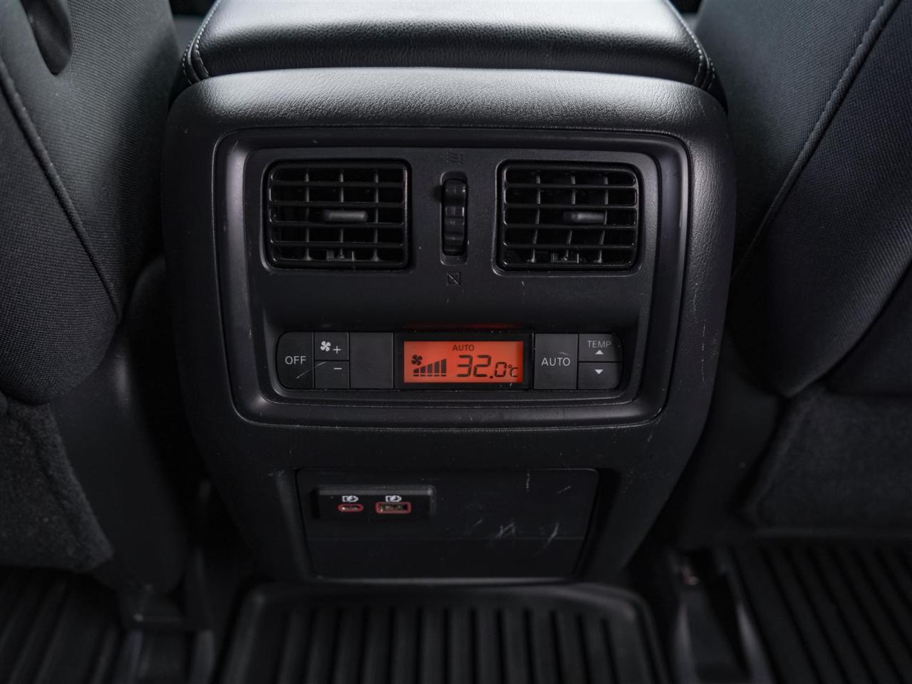 2020 Nissan Pathfinder SV TECH | NAV | 13 SERV REC | NO ACCIDENTS Photo