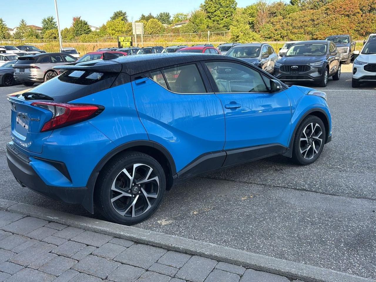 2019 Toyota C-HR  Photo4