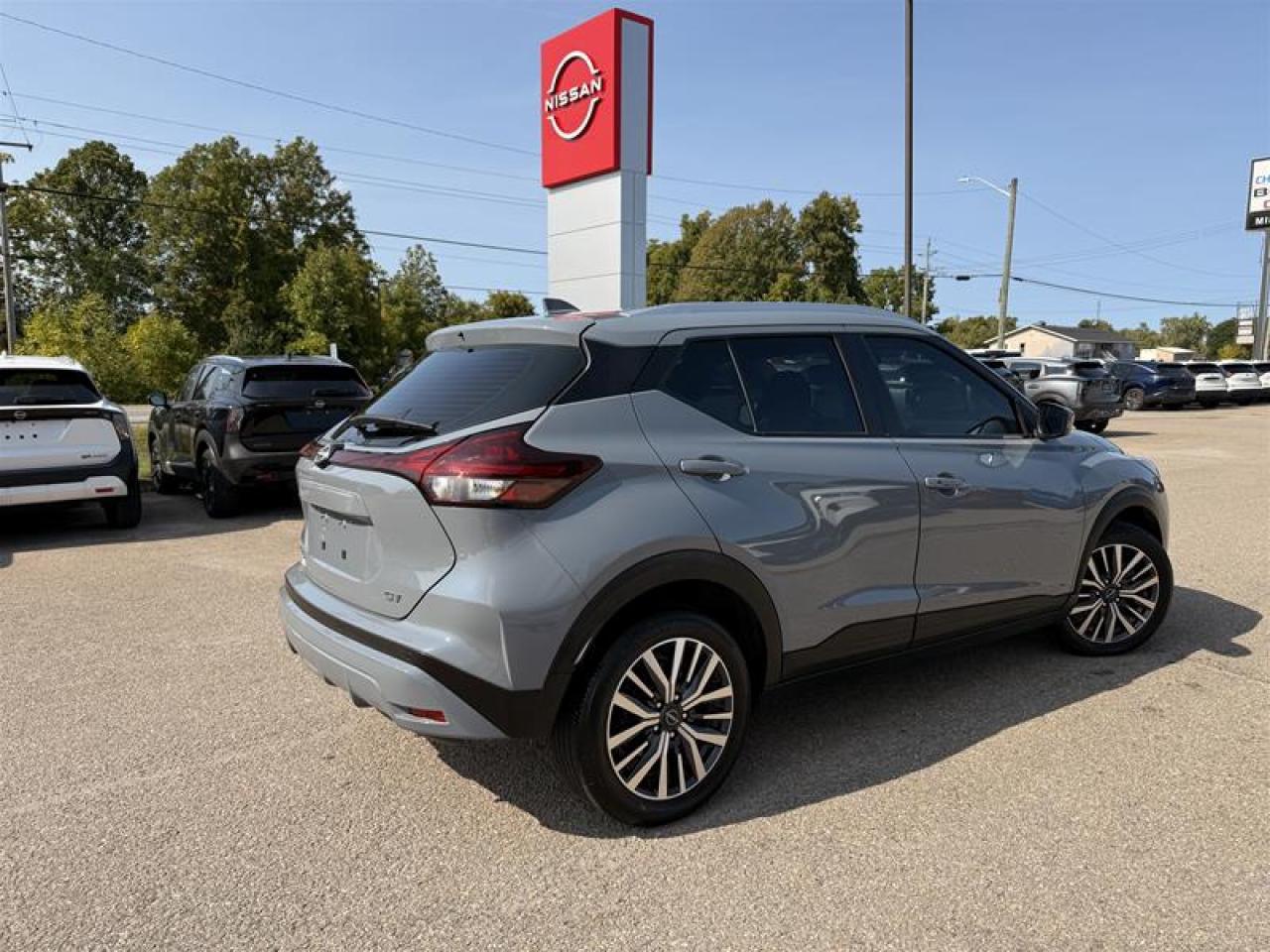 2024 Nissan Kicks SV FWD Photo4