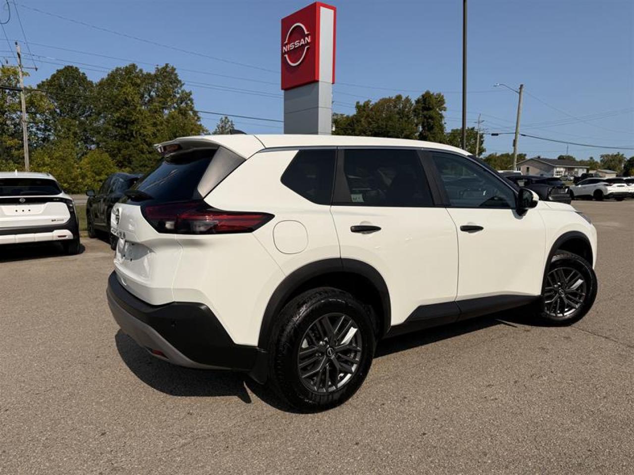 2023 Nissan Rogue S FWD CVT Photo4