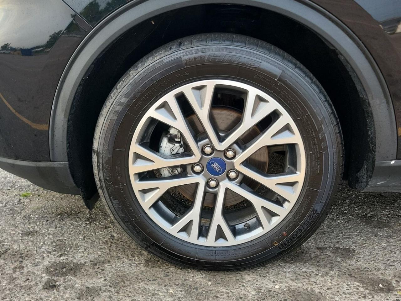 2021 Ford Escape SEL Photo3