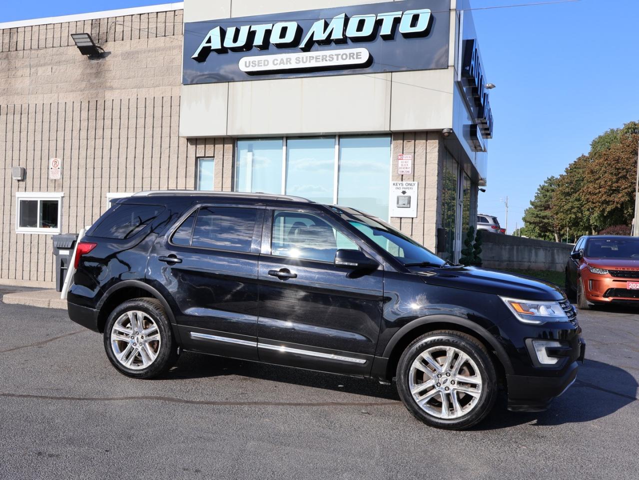 Used 2017 Ford Explorer XLT 4WD CERTIFIED *FORD MAINTAIN*7 SEAT* CAMERA NAV BLUETOOTH LEATHER HEATED DUEL ROOF CRUISE ALLOYS for sale in Burlington, ON
