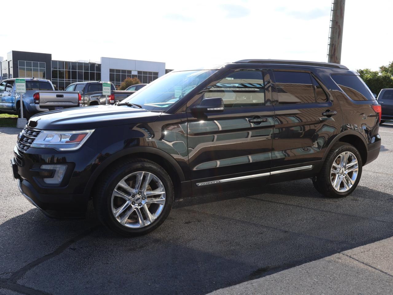 2017 Ford Explorer XLT 4WD CERTIFIED *FORD MAINTAIN*7 SEAT* CAMERA NAV BLUETOOTH LEATHER HEATED DUEL ROOF CRUISE ALLOYS - Photo #3