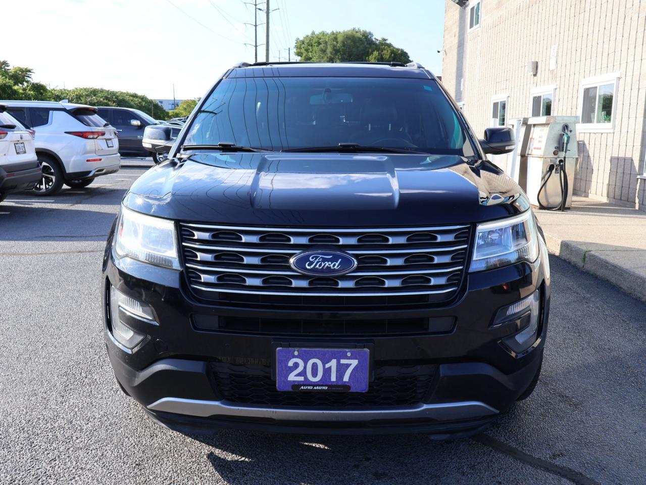 2017 Ford Explorer XLT 4WD CERTIFIED *FORD MAINTAIN*7 SEAT* CAMERA NAV BLUETOOTH LEATHER HEATED DUEL ROOF CRUISE ALLOYS - Photo #2
