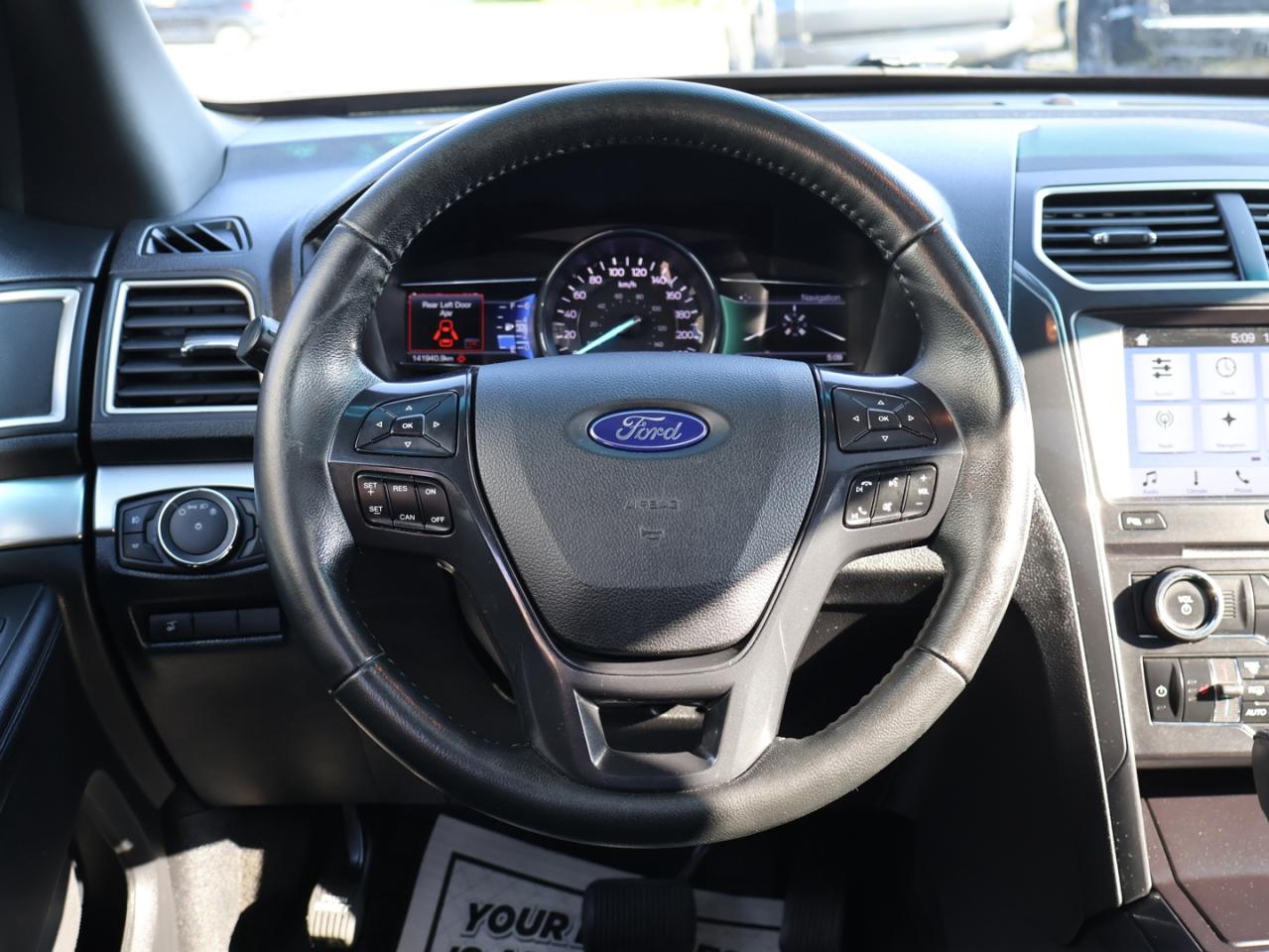 2017 Ford Explorer XLT 4WD CERTIFIED *FORD MAINTAIN*7 SEAT* CAMERA NAV BLUETOOTH LEATHER HEATED DUEL ROOF CRUISE ALLOYS - Photo #10