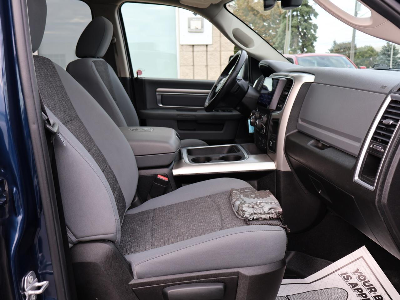 2019 RAM 1500 HEMI WARLOCK 4WD CERTIFIED *1 OWNER*ACCIDENT FREE* CAMERA NAV SUNROOF BLUETOOTH HEATED SEATS CRUISE ALLOYS - Photo #17