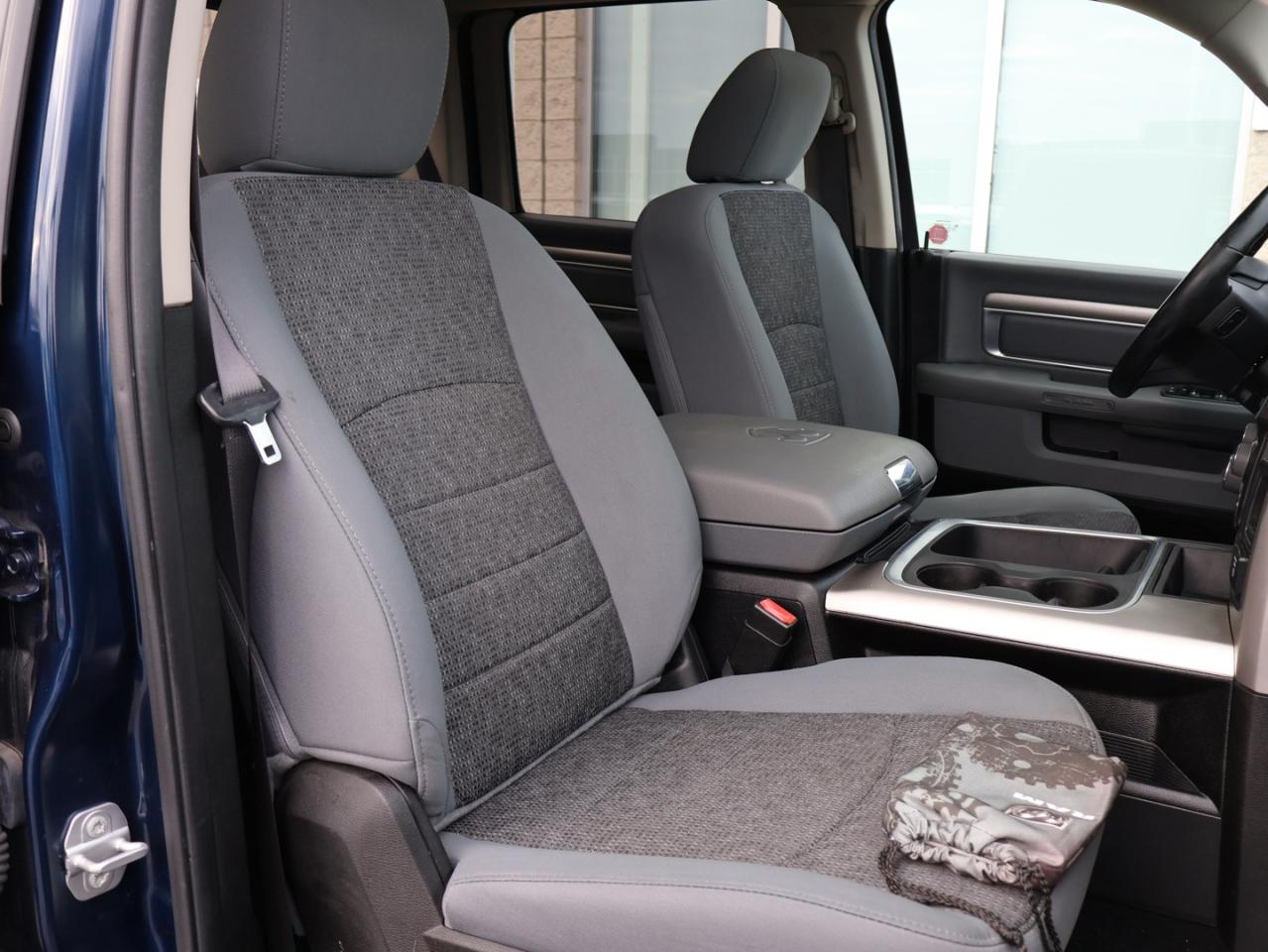 2019 RAM 1500 HEMI WARLOCK 4WD CERTIFIED *1 OWNER*ACCIDENT FREE* CAMERA NAV SUNROOF BLUETOOTH HEATED SEATS CRUISE ALLOYS - Photo #18