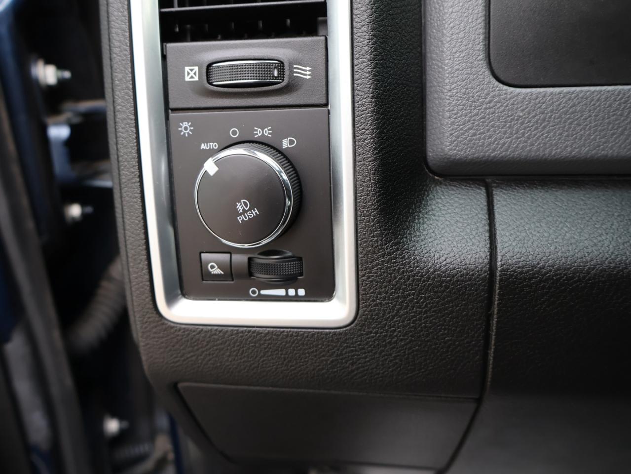 2019 RAM 1500 HEMI WARLOCK 4WD CERTIFIED *1 OWNER*ACCIDENT FREE* CAMERA NAV SUNROOF BLUETOOTH HEATED SEATS CRUISE ALLOYS - Photo #28