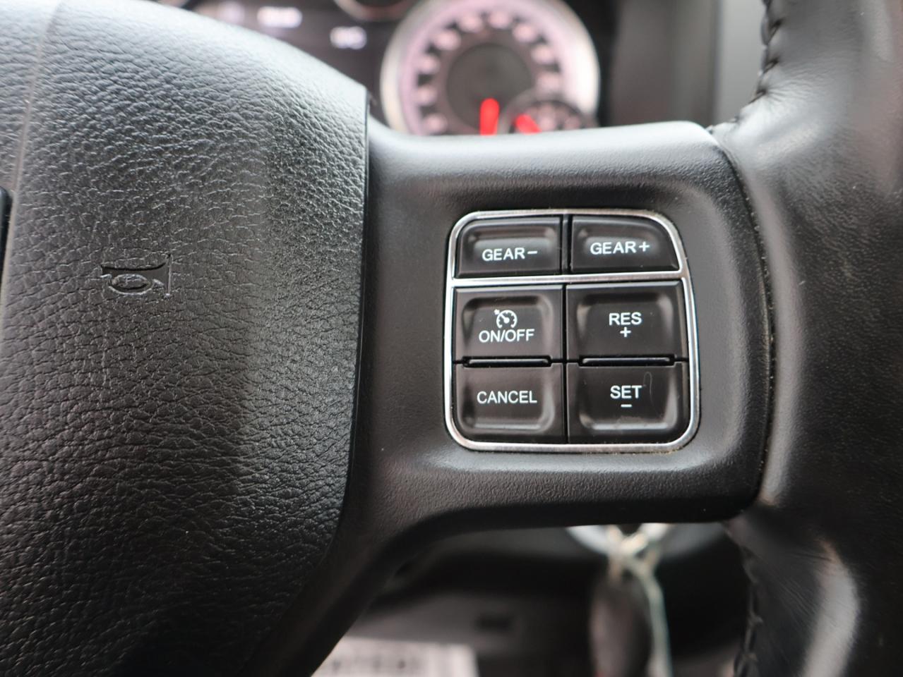 2019 RAM 1500 HEMI WARLOCK 4WD CERTIFIED *1 OWNER*ACCIDENT FREE* CAMERA NAV SUNROOF BLUETOOTH HEATED SEATS CRUISE ALLOYS - Photo #30