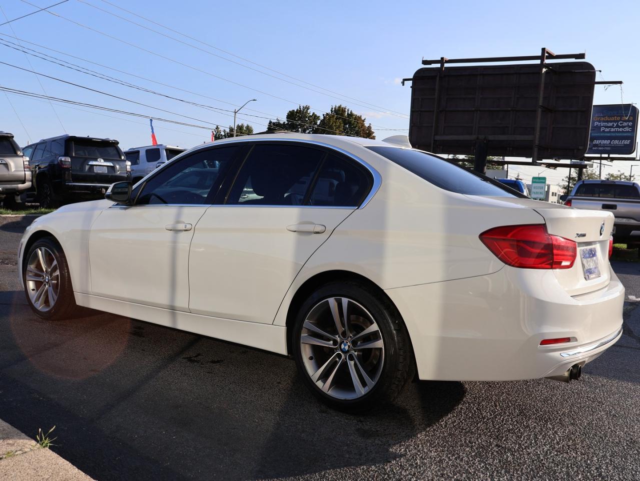2017 BMW 3 Series 330i xDrive AWD CERTIFIED *BMW MAINTAIN* CAMERA NAV BLUETOOTH LEATHER HEATED SUNROOF CRUISE ALLOYS - Photo #4