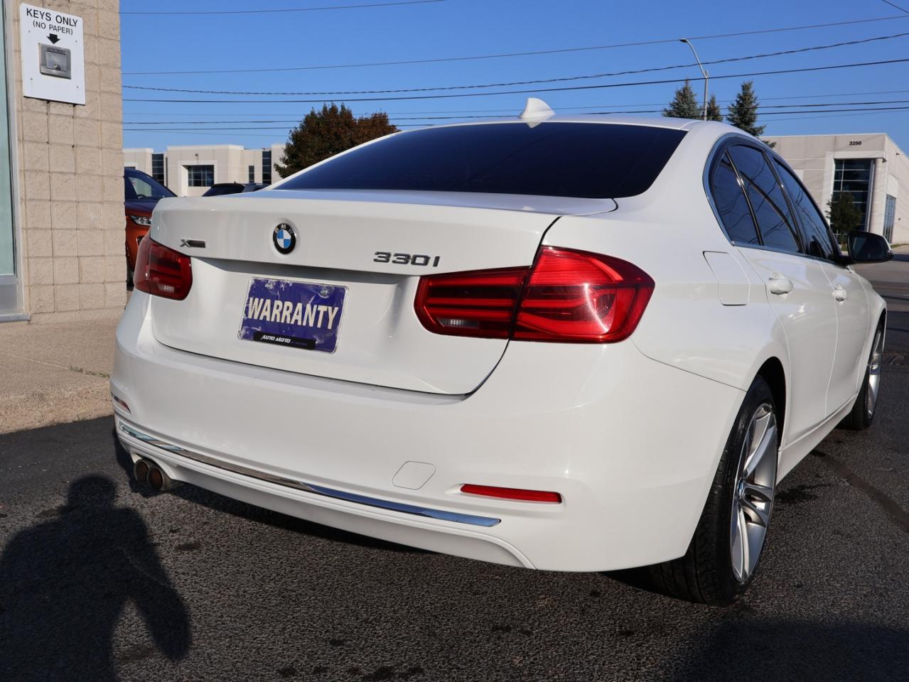2017 BMW 3 Series 330i xDrive AWD CERTIFIED *BMW MAINTAIN* CAMERA NAV BLUETOOTH LEATHER HEATED SUNROOF CRUISE ALLOYS - Photo #6