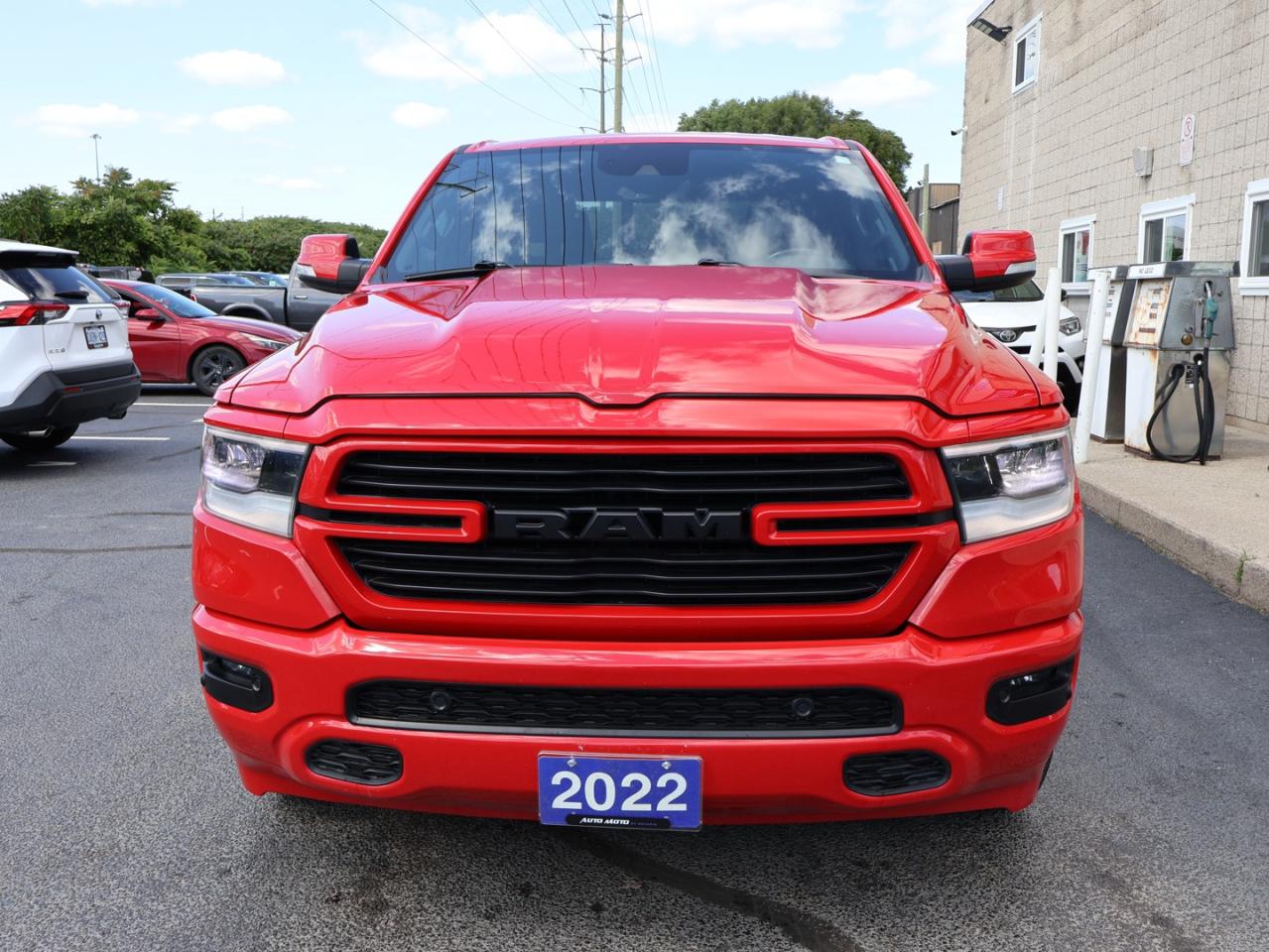 2022 RAM 1500 SPORT V8 HEMI 4WD CERTIFIED CAMERA NAV BLUETOOTH LEATHER HEATED P.SENSORS CRUISE ALLOYS - Photo #2