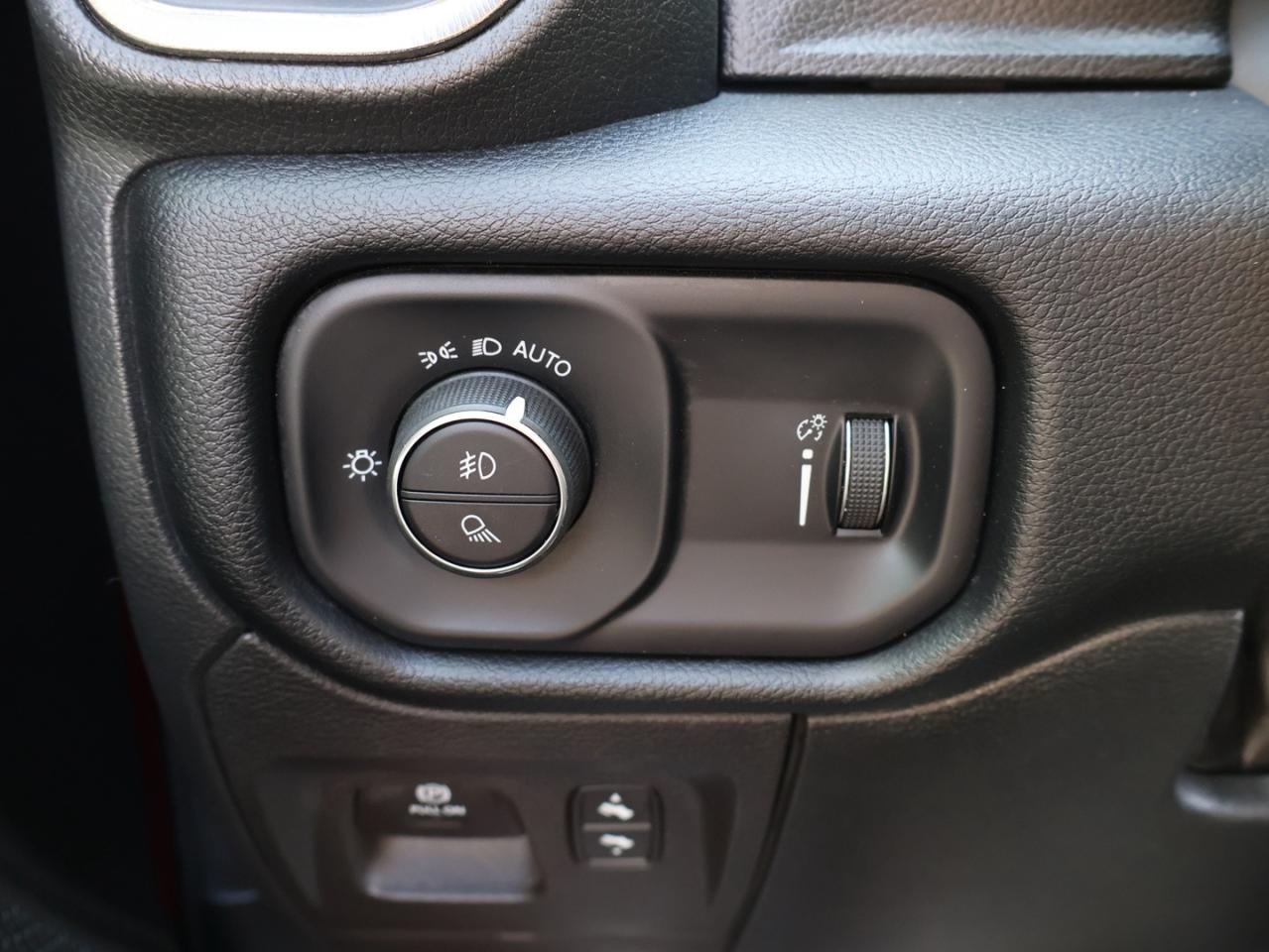2022 RAM 1500 SPORT V8 HEMI 4WD CERTIFIED CAMERA NAV BLUETOOTH LEATHER HEATED P.SENSORS CRUISE ALLOYS - Photo #28