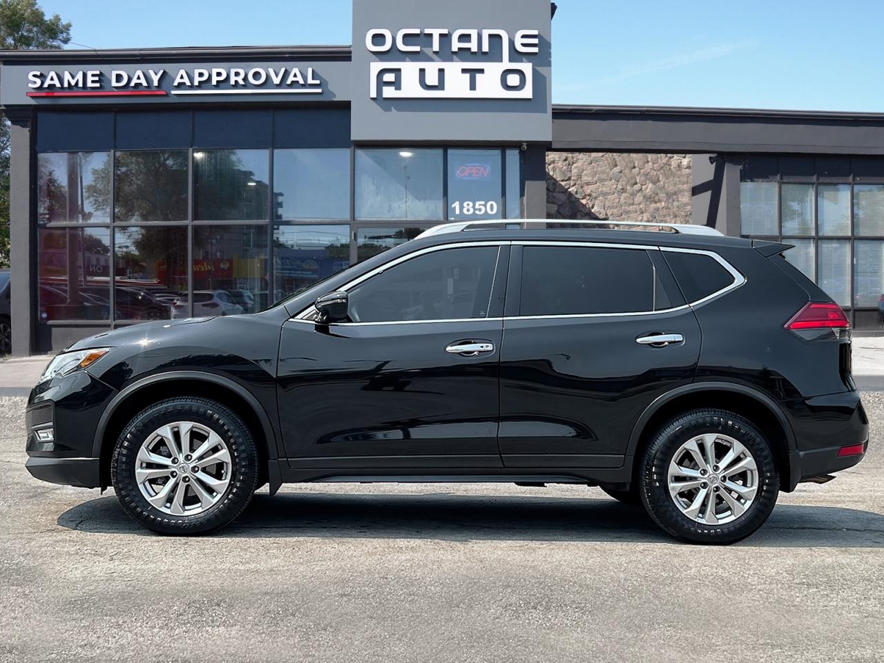 2017 Nissan Rogue S AWD - Photo #3
