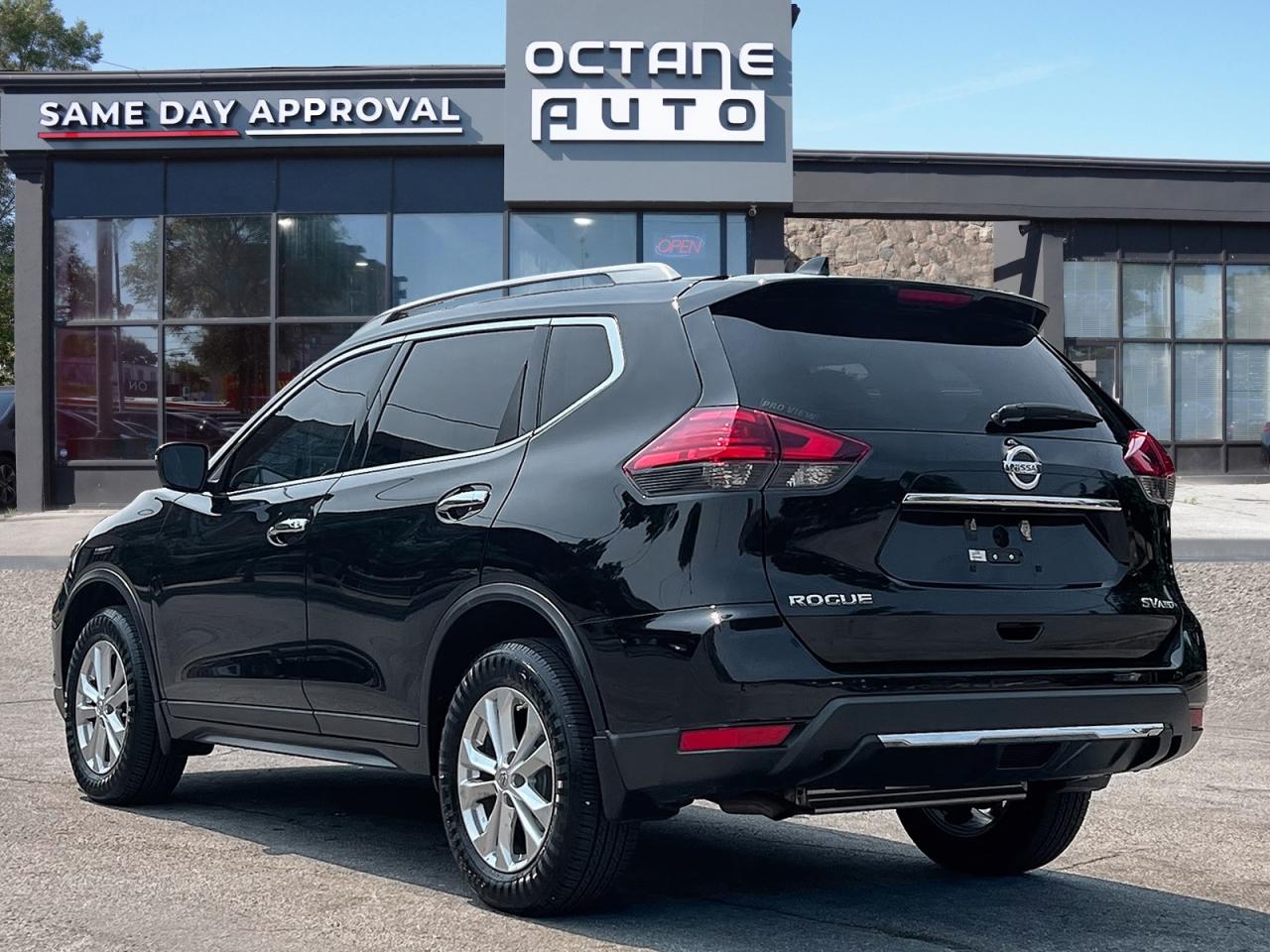 2017 Nissan Rogue S AWD - Photo #4
