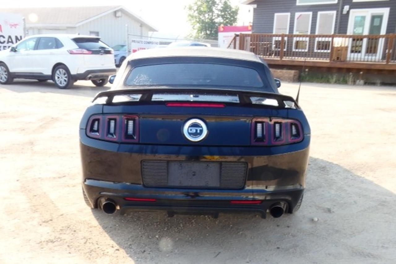2014 Ford Mustang GT 5.0 2dr Soft Top CAL SP 6 spd w/Htd L.wrap, NAV - Photo #7