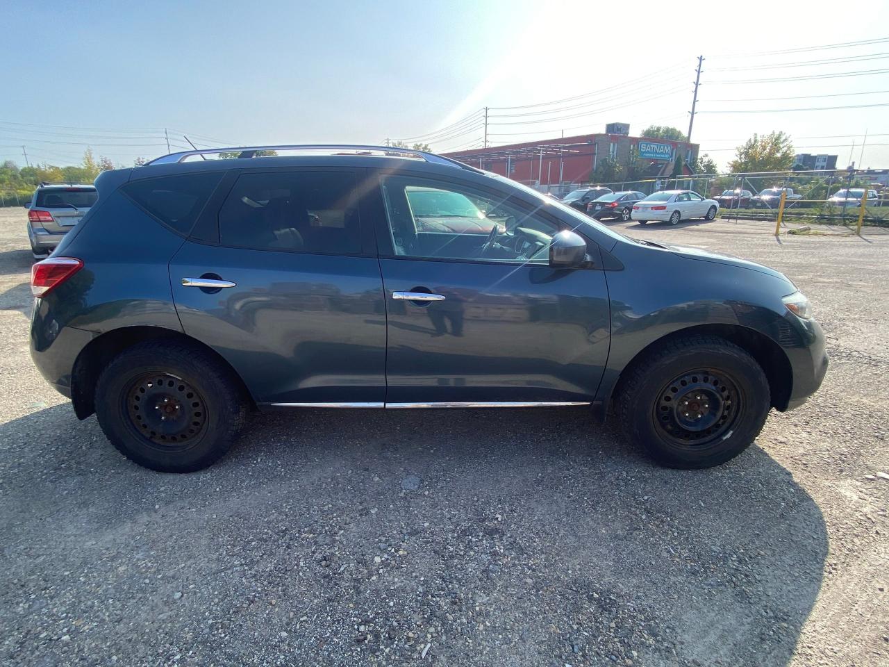 2011 Nissan Murano LE Photo4