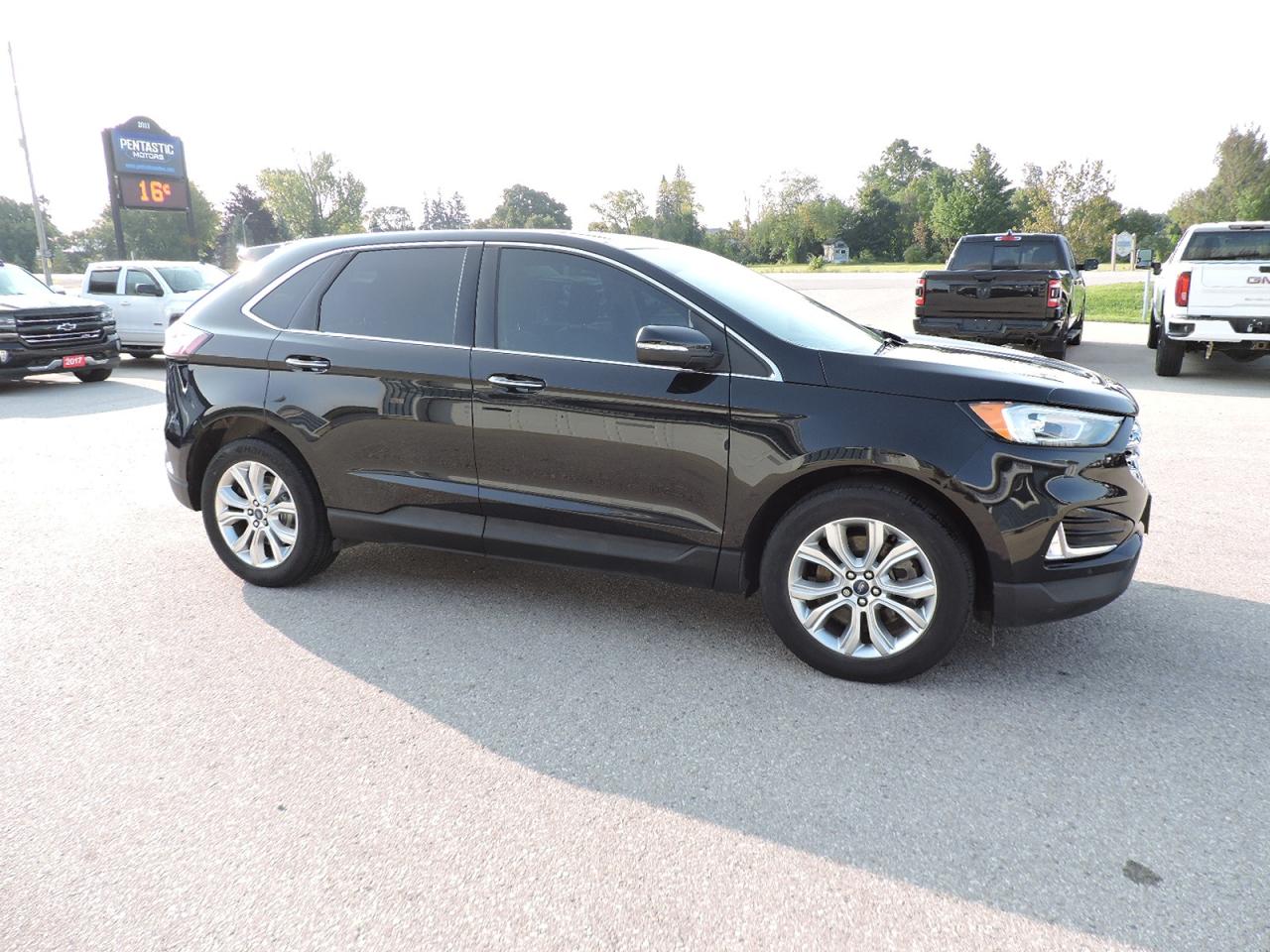 2022 Ford Edge Titanium AWD 2.0L Sunroof New Brakes 80000 KM Photo2